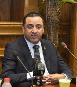 النائب ولا حافظ 